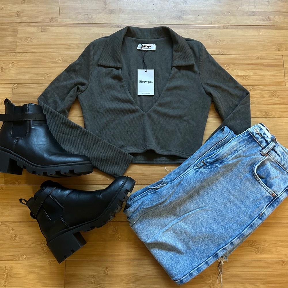 Showpo JELENA TOP - COLLARED DEEP V LONG SLEEVE CROP TOP IN DARK OLIVE
